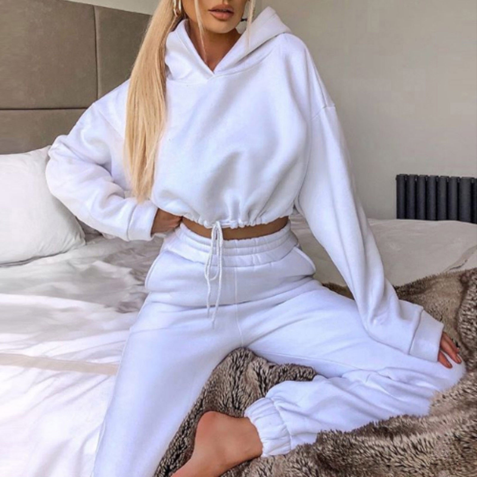 Nanna | Dame Joggingdragt Sæt med Cropped Hoodie