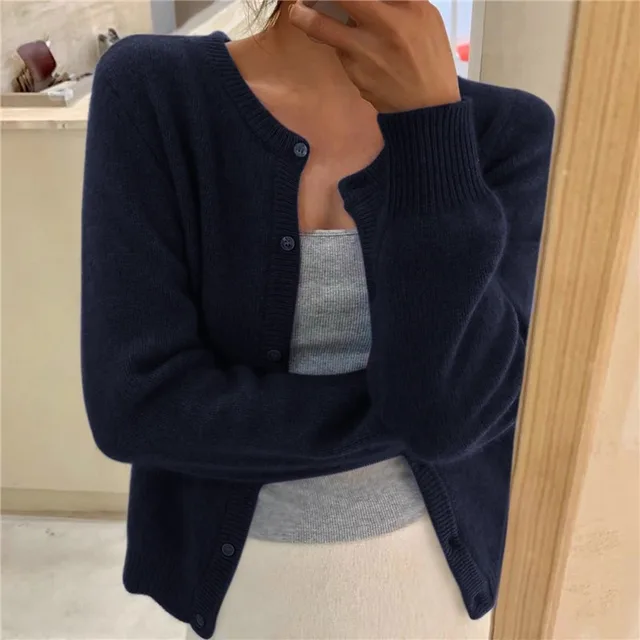 Anne | Strikket Cardigan til Kvinder i Ensfarvet Design