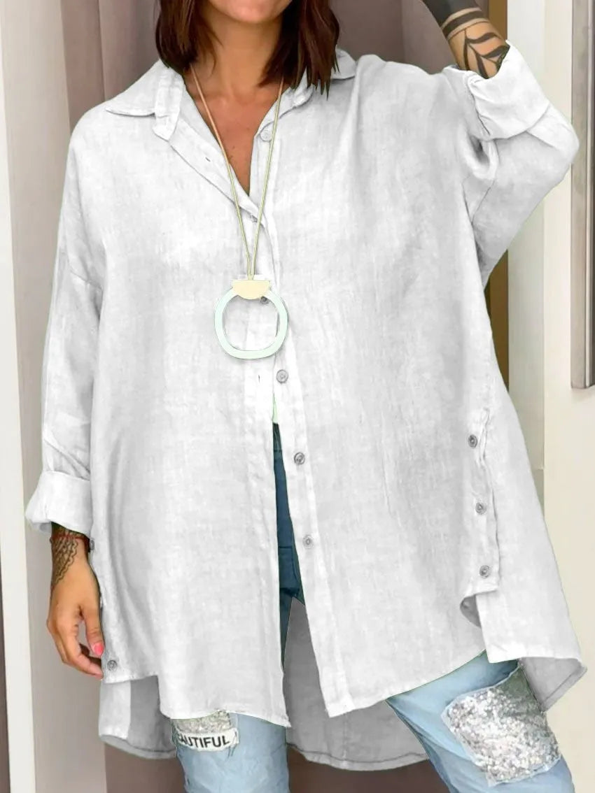 Løs pasform skjorte med knapper for stilfuldt look