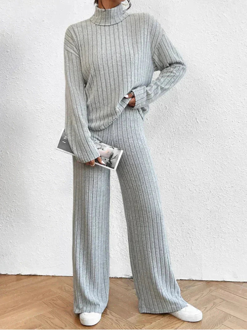 Tove | Strikket Rullekravepullover og Bukser Sæt