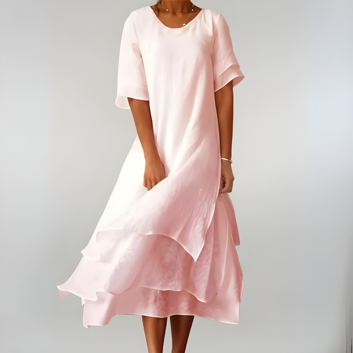 Alizée | Elegant Lagdelt Midi Kjole til Fest