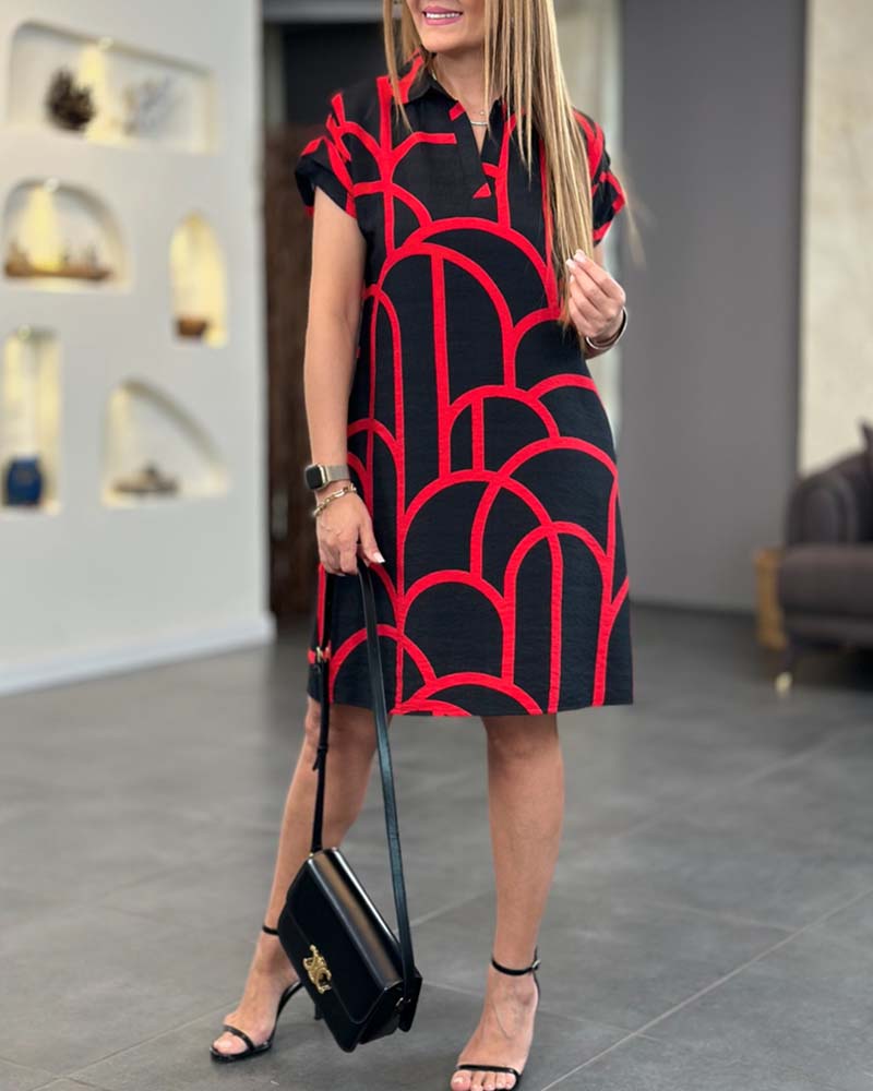 Emy | Elegant Kjole med Grafisk Print