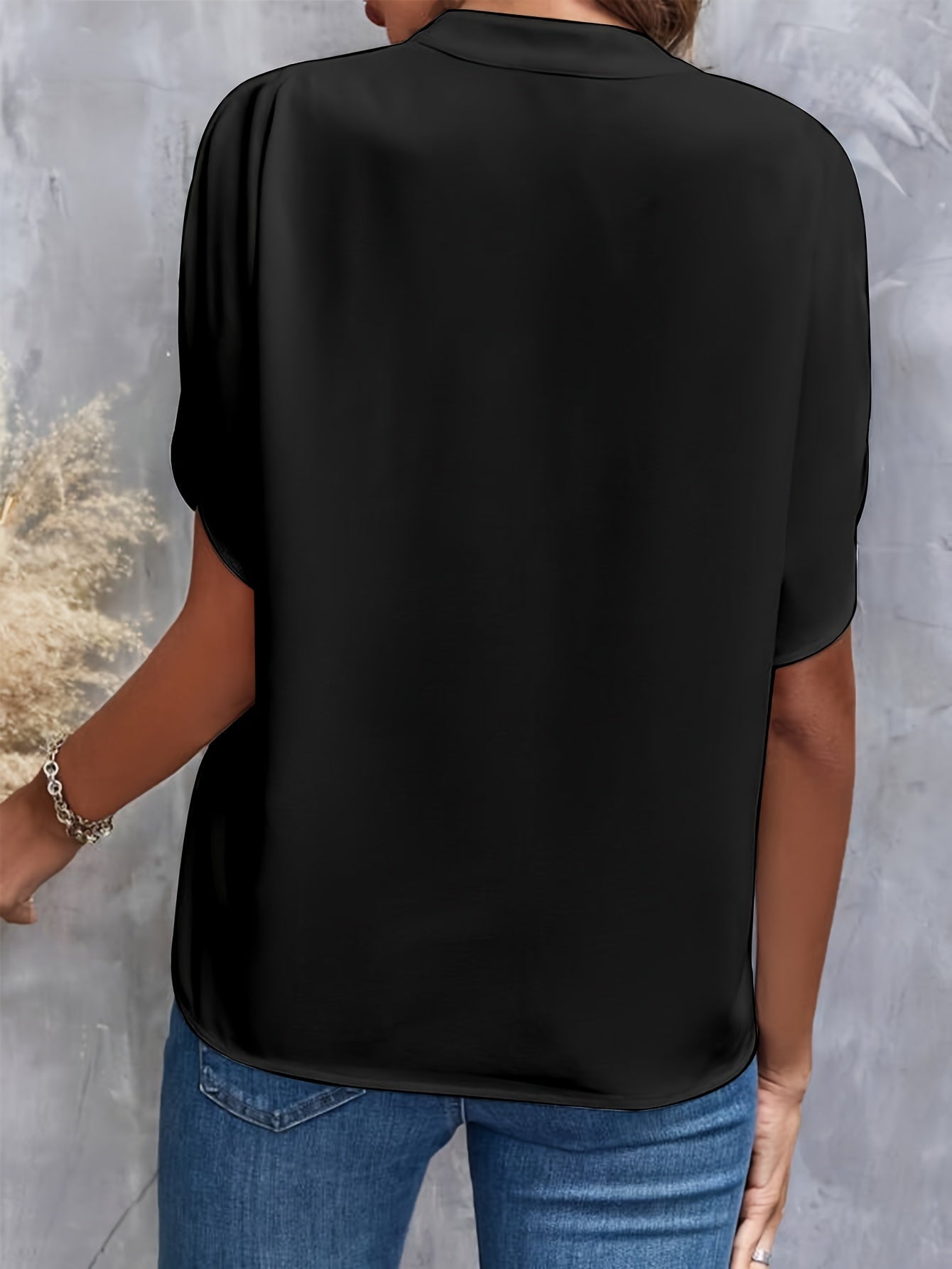 Emma | Elegant Damebluse med V-udskæring