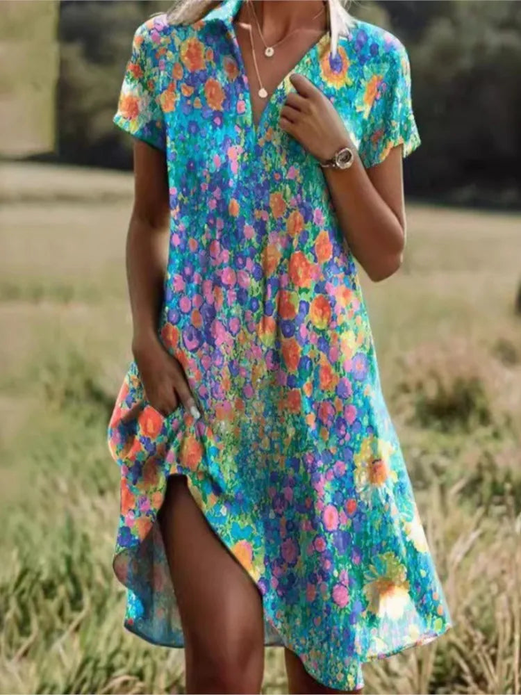 Carla | Elegant Blomstret Kjole med V-hals og Knapper