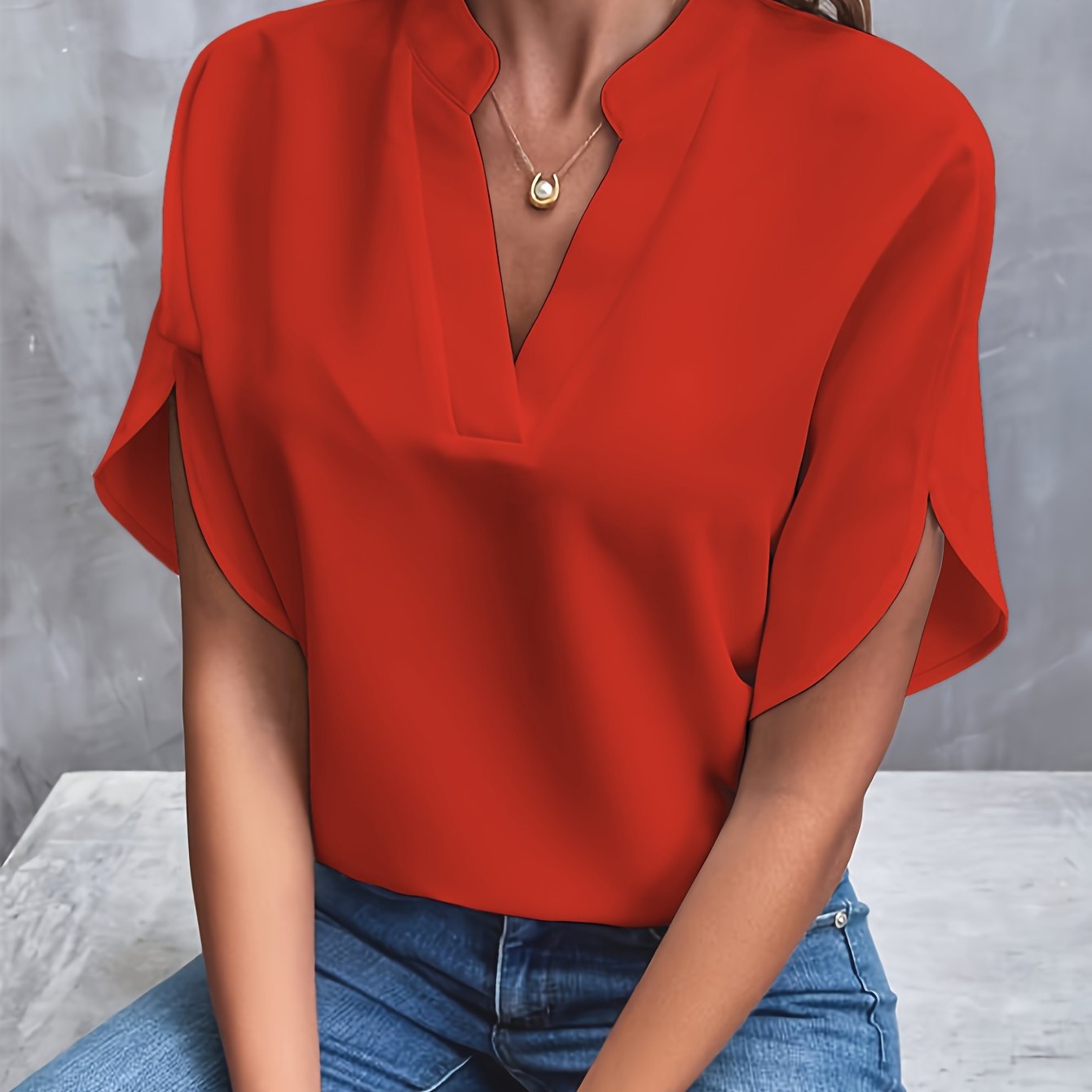 Emma | Elegant Damebluse med V-udskæring